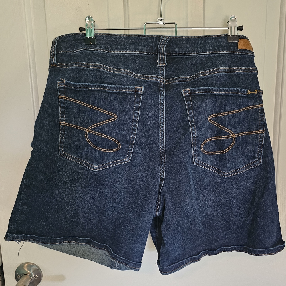 Seven7 Dark Blue Denim Shorts Women's Size 14
